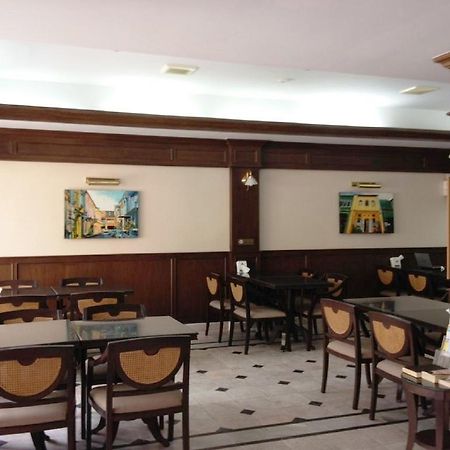 Rattana Mansion Hotel Phuket Bagian luar foto