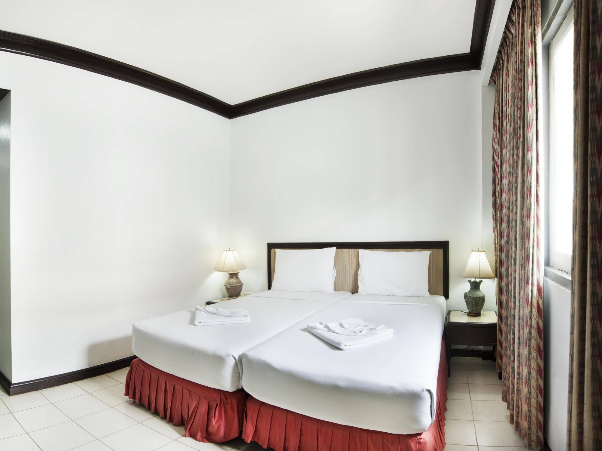 Rattana Mansion Hotel Phuket Bagian luar foto