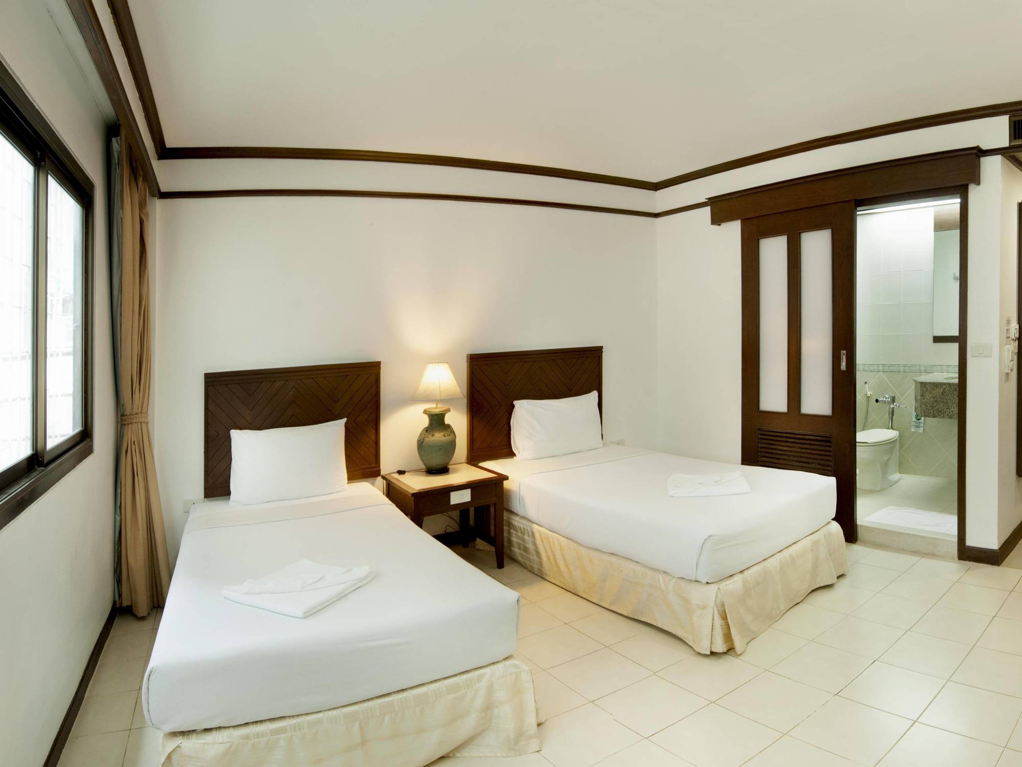 Rattana Mansion Hotel Phuket Bagian luar foto